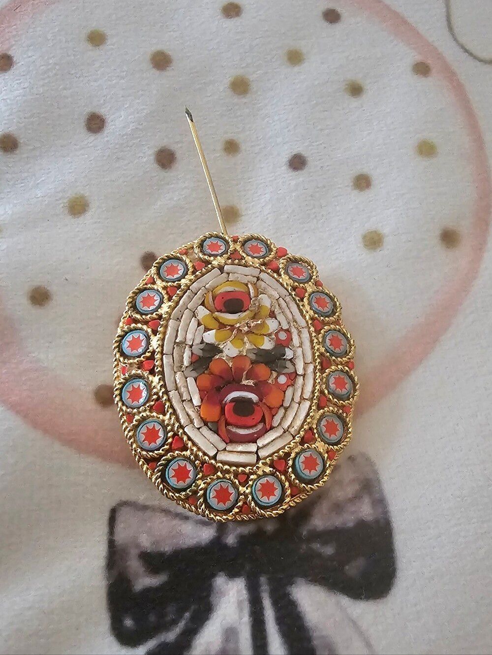 Vintage-Inspired Floral Micro-Mosaic Oval Brooch - Red, White & Gold